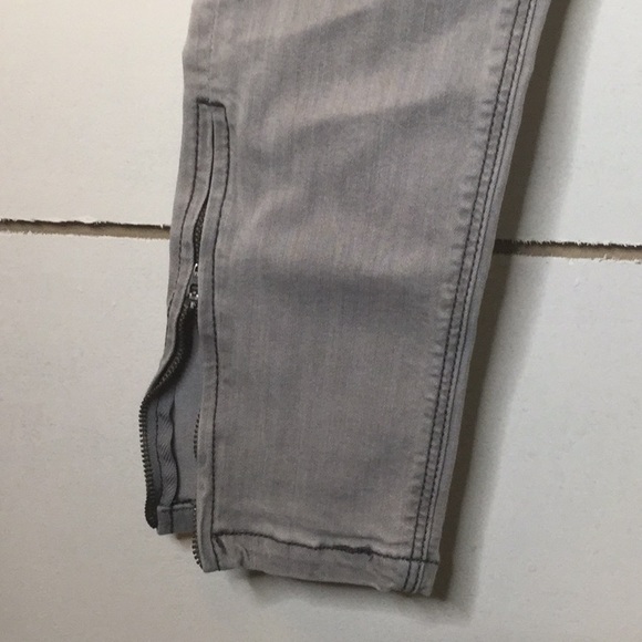 Jeans - Picture 2 of 4